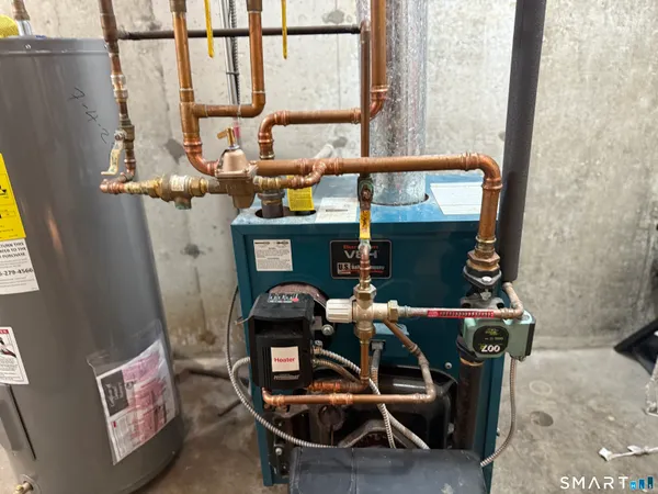 $465,000 | 18 Olivia Lane, Naugatuck, CT 06770