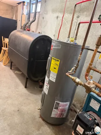 $465,000 | 18 Olivia Lane, Naugatuck, CT 06770