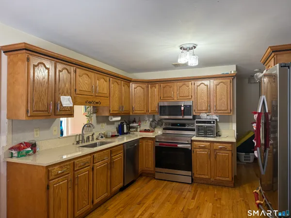 $465,000 | 18 Olivia Lane, Naugatuck, CT 06770