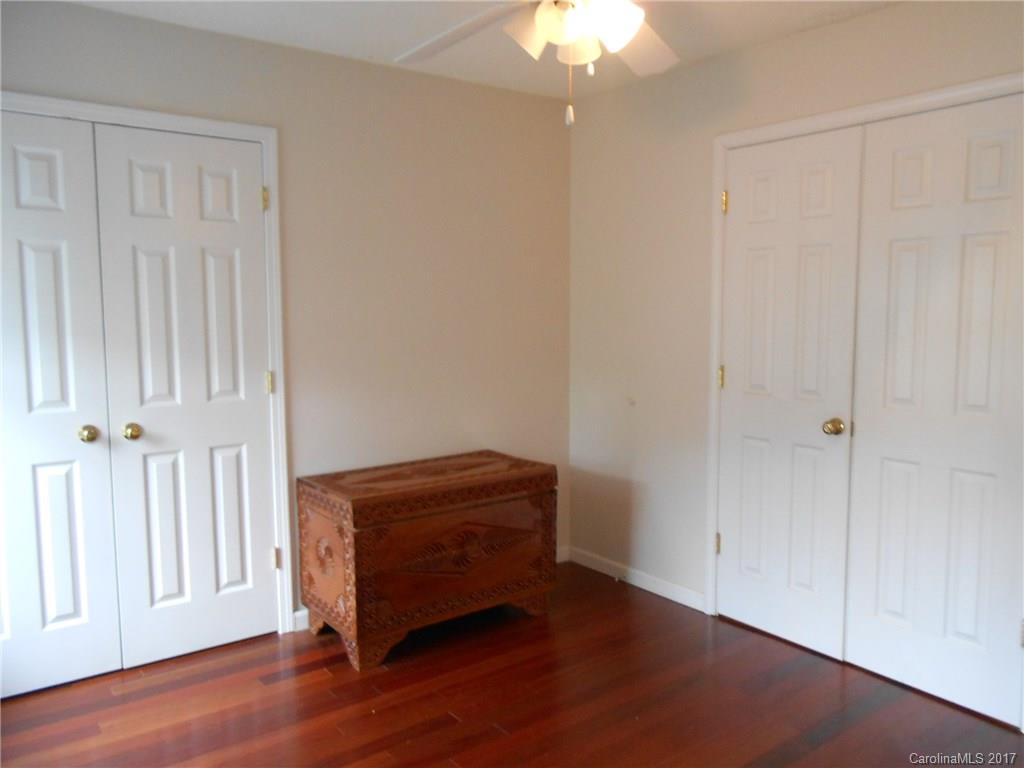 5401 Crisfield Road Charlotte, NC 28269 - Photo 14 of 17