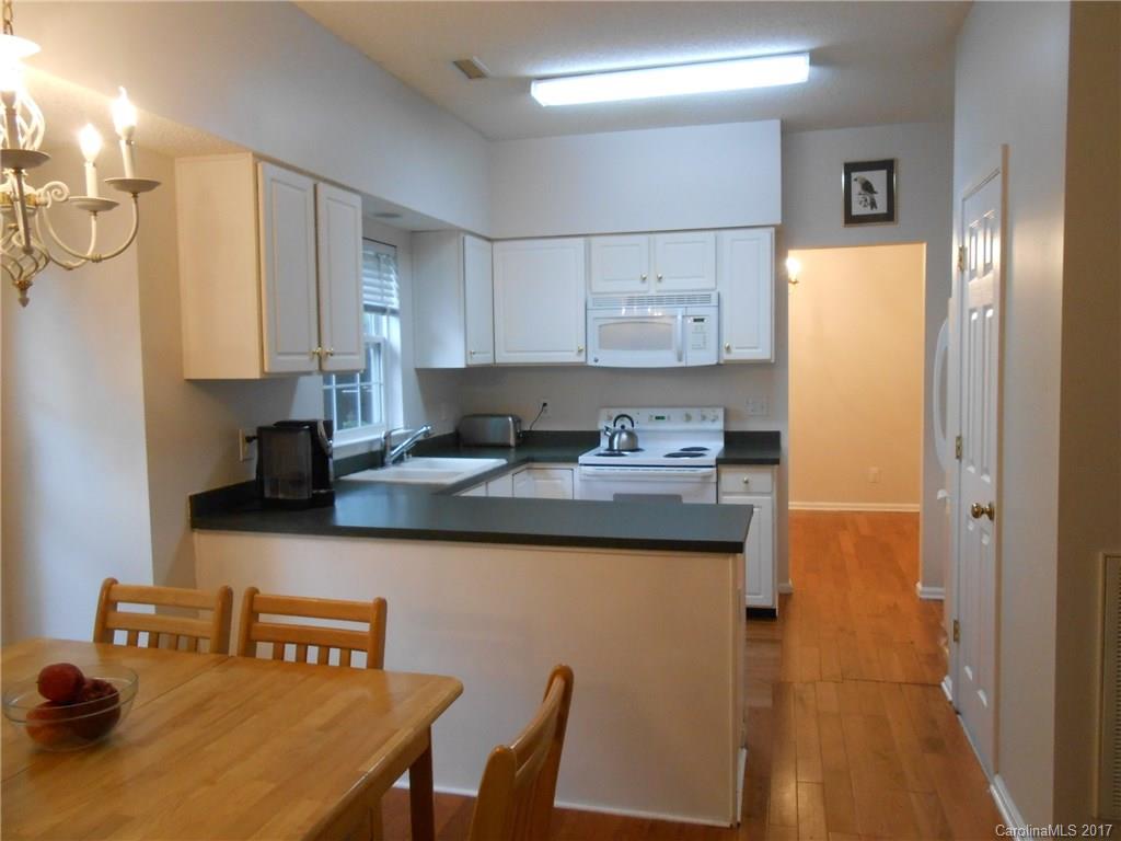 5401 Crisfield Road Charlotte, NC 28269 - Photo 4 of 17