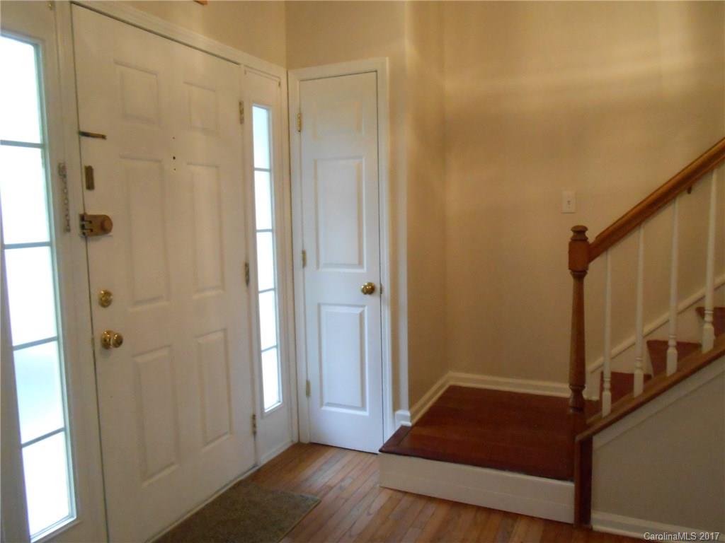 5401 Crisfield Road Charlotte, NC 28269 - Photo 8 of 17