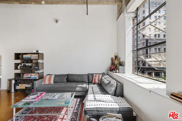 $1,850 | 312 West 5th Street, Unit 216, Los Angeles, CA 90013