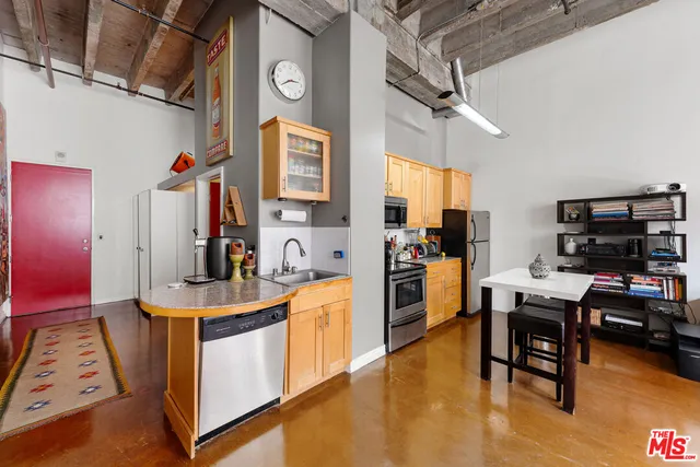 $1,850 | 312 West 5th Street, Unit 216, Los Angeles, CA 90013