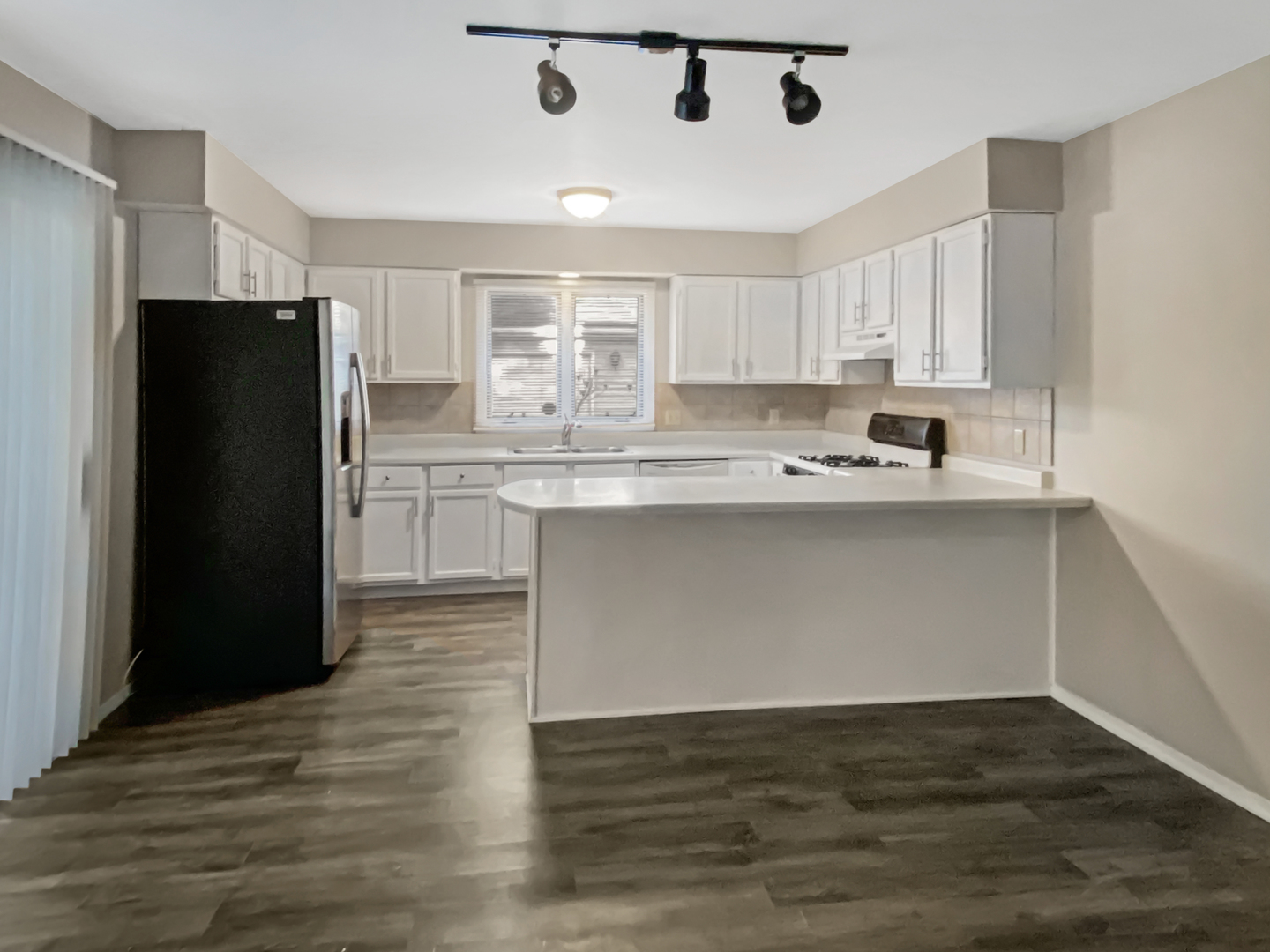 36934 Illinois Rte 59, Unit 4 Ingleside, IL 60041 - Photo 3 of 10 Gallery Image 3
