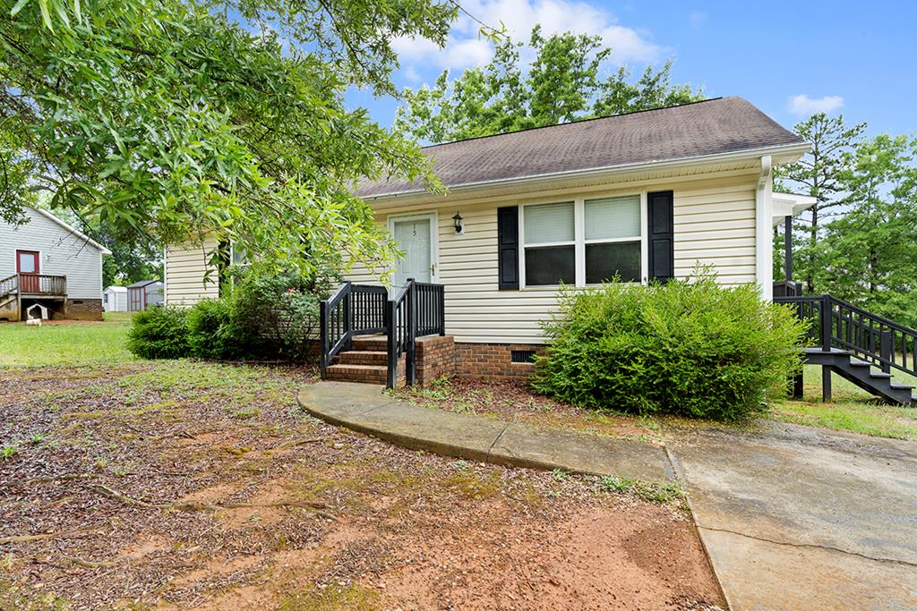15 Saluda Street Honea Path, SC 29654 - Photo 1 of 12 Main View
