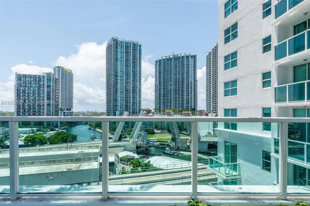 $460,000 | 41 Southeast 5th Street, Unit 2314, Miami, FL 33131
