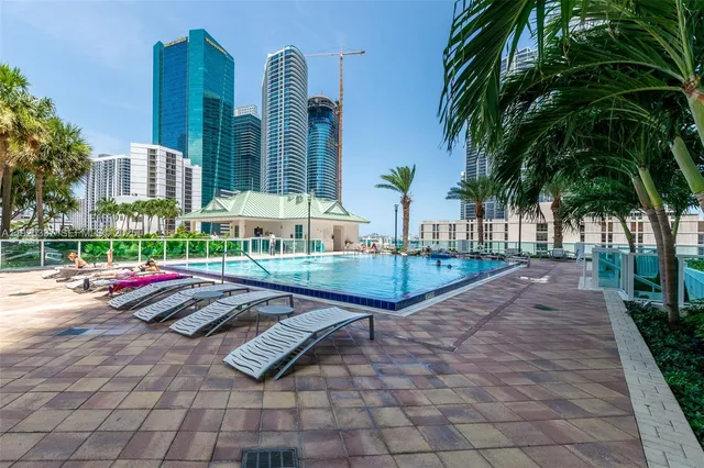 $460,000 | 41 Southeast 5th Street, Unit 2314, Miami, FL 33131