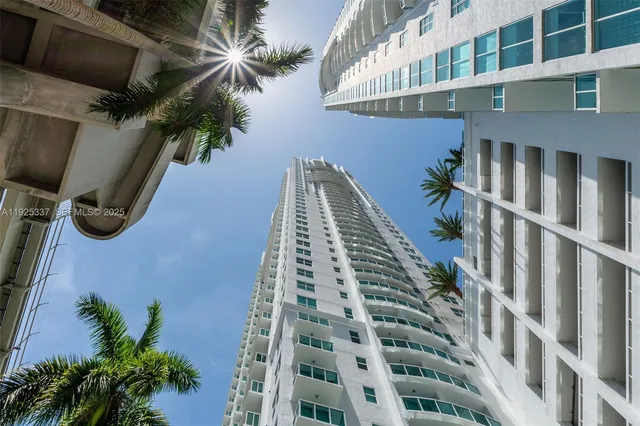 $460,000 | 41 Southeast 5th Street, Unit 2314, Miami, FL 33131