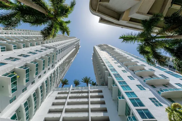 $460,000 | 41 Southeast 5th Street, Unit 2314, Miami, FL 33131