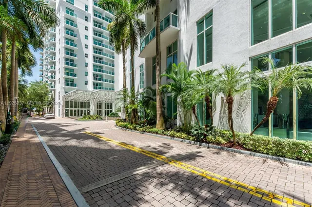 $460,000 | 41 Southeast 5th Street, Unit 2314, Miami, FL 33131