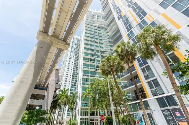 $460,000 | 41 Southeast 5th Street, Unit 2314, Miami, FL 33131