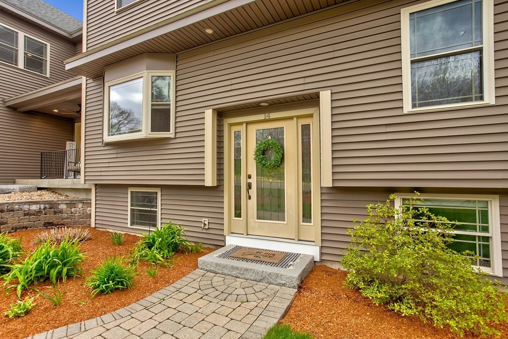 14 Grandview Road Billerica, MA 01821 - Photo 4 of 42