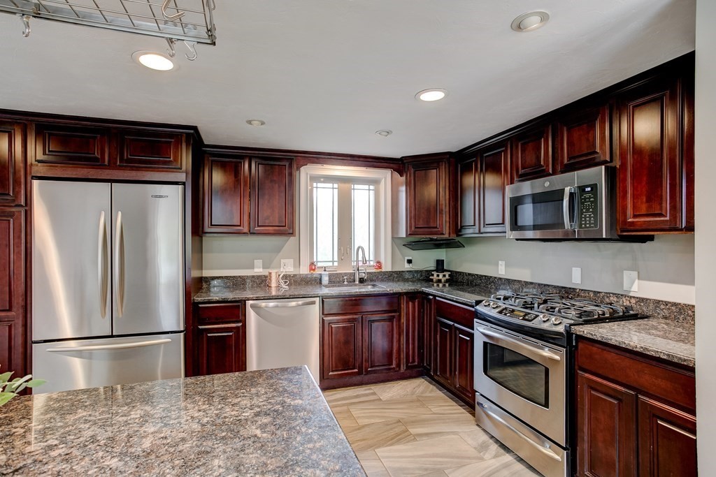 14 Grandview Road Billerica, MA 01821 - Photo 8 of 42