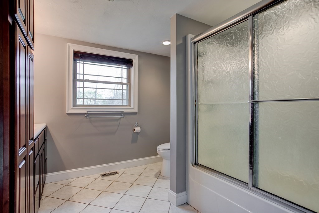 14 Grandview Road Billerica, MA 01821 - Photo 10 of 42