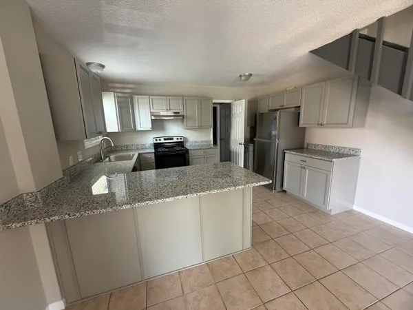 $1,195 | 124 Hampton Drive, Crestview, FL 32539