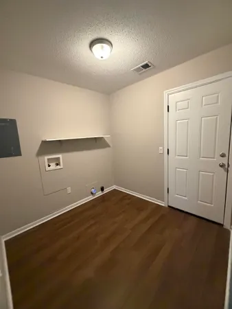 $1,195 | 124 Hampton Drive, Crestview, FL 32539