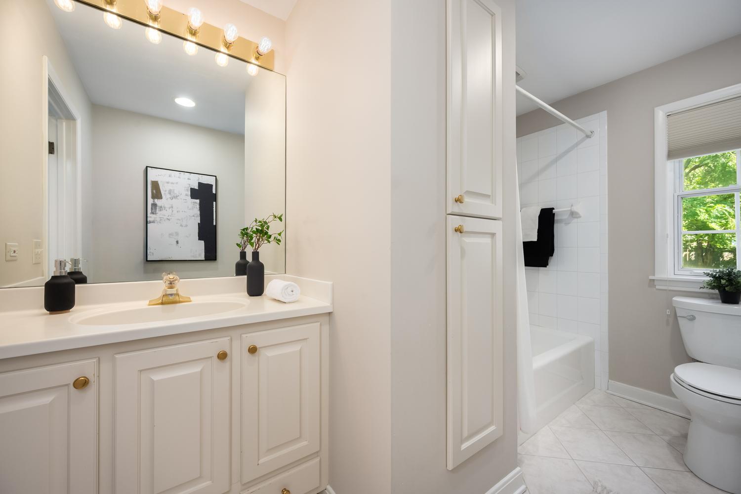915 Indian Road Glenview, IL 60025 - Photo 18 of 29 Gallery Image 18