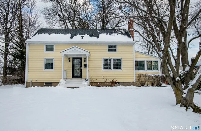 $650,000 | 8 Michael Street, Norwalk, CT 06854