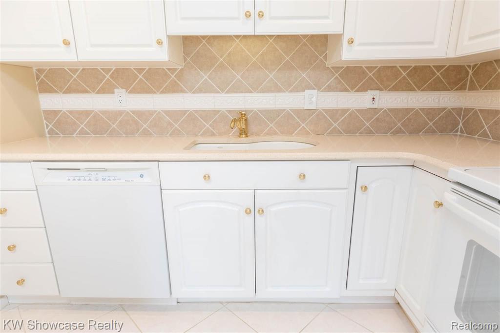 964 South Adams Road, Unit 8 Birmingham, MI 48009 - Photo 8 of 23 Gallery Image 8