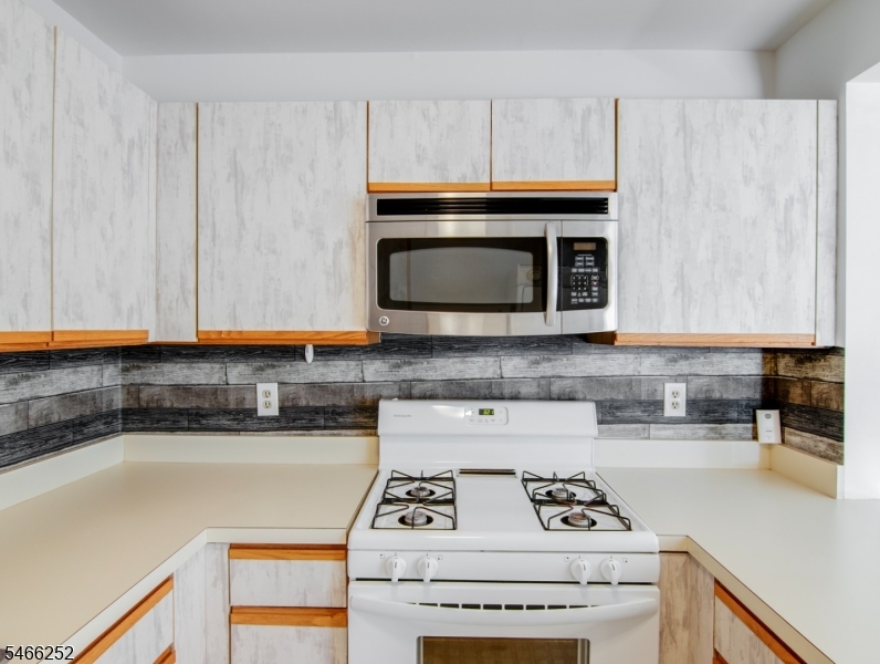 92 Falcon Ridge Way North, Unit 2 Hamburg, NJ 07419 - Photo 9 of 18 Gallery Image 9