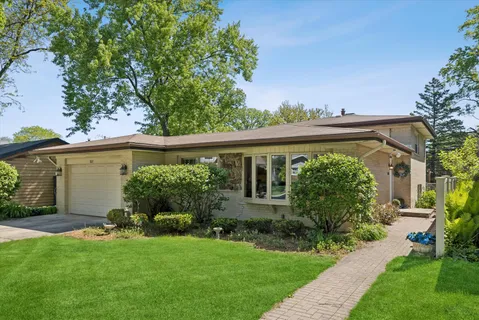$475,000 | 827 North Douglas Avenue, Arlington Heights, IL 60004
