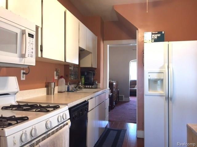 16223 East 10 Mile Road Eastpointe, MI 48021 - Photo 11 of 31 IMG_4627.JPG
