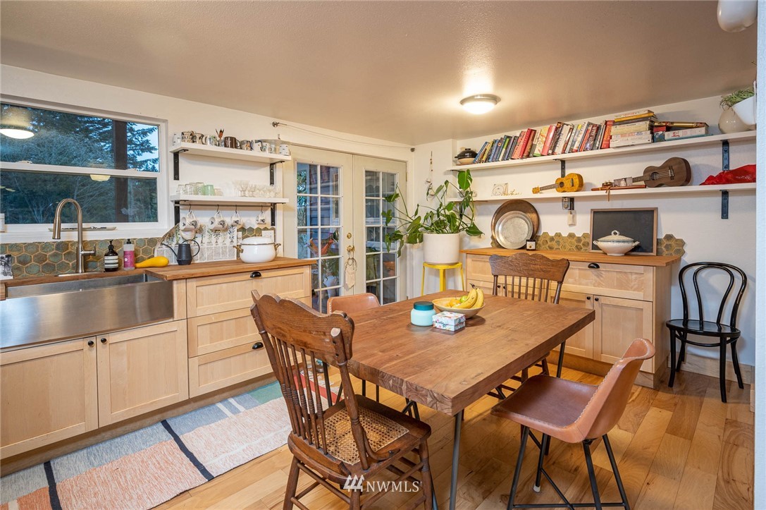9709 Southwest Cemetery Road Vashon, WA 98070 - Photo 11 of 26 Gallery Image 11