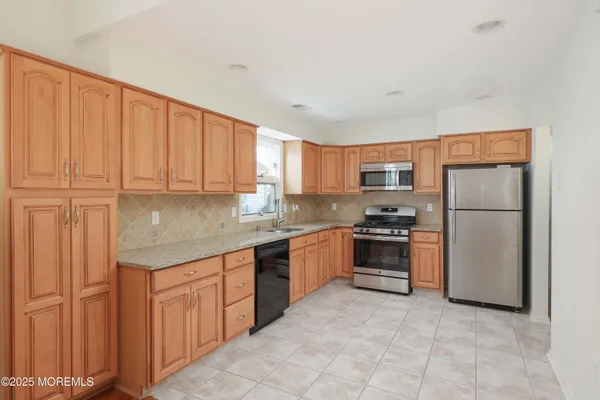$405,000 | 1665 Goldspire Road, Toms River, NJ 08755