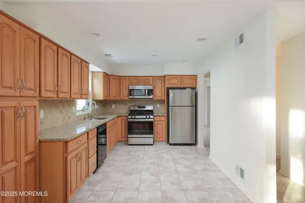 $405,000 | 1665 Goldspire Road, Toms River, NJ 08755