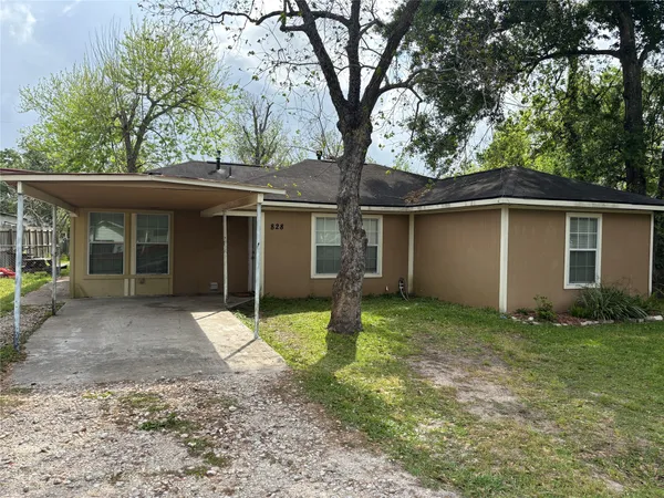 $163,900 | 828 North Chenango Street, Angleton, TX 77515