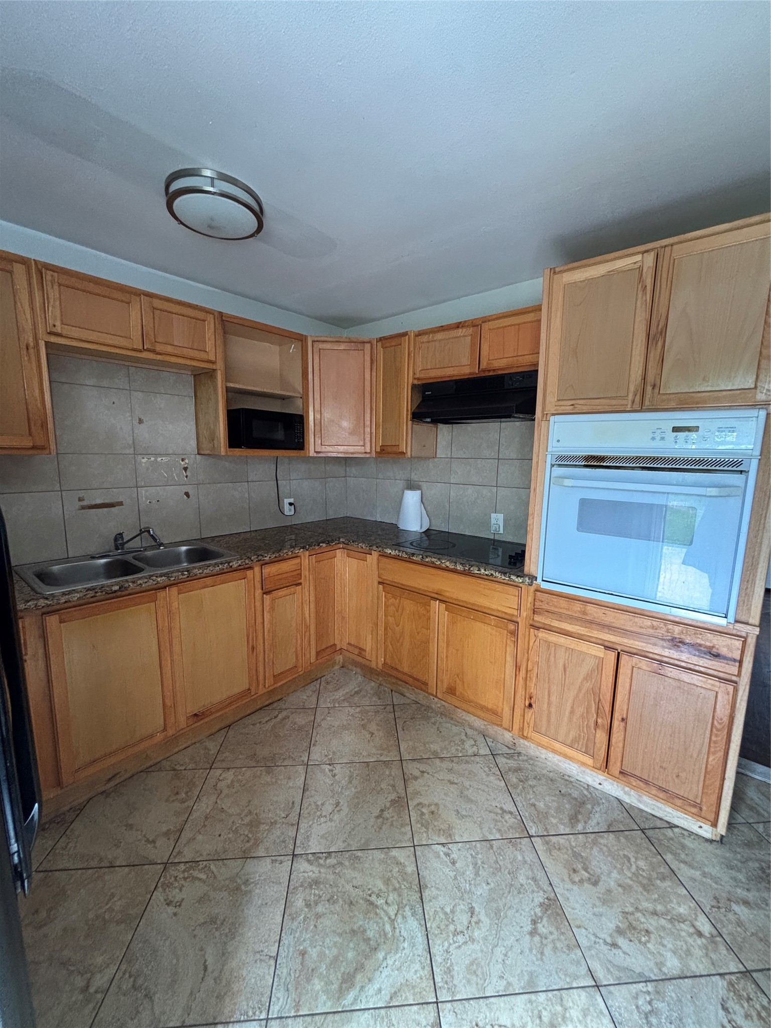 828 North Chenango Street Angleton, TX 77515 - Photo 13 of 17