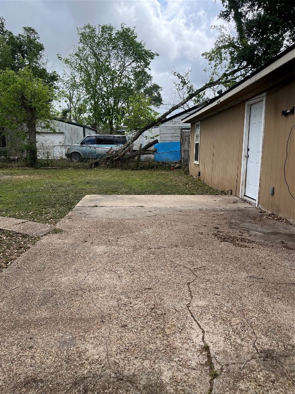 828 North Chenango Street Angleton, TX 77515 - Photo 15 of 17