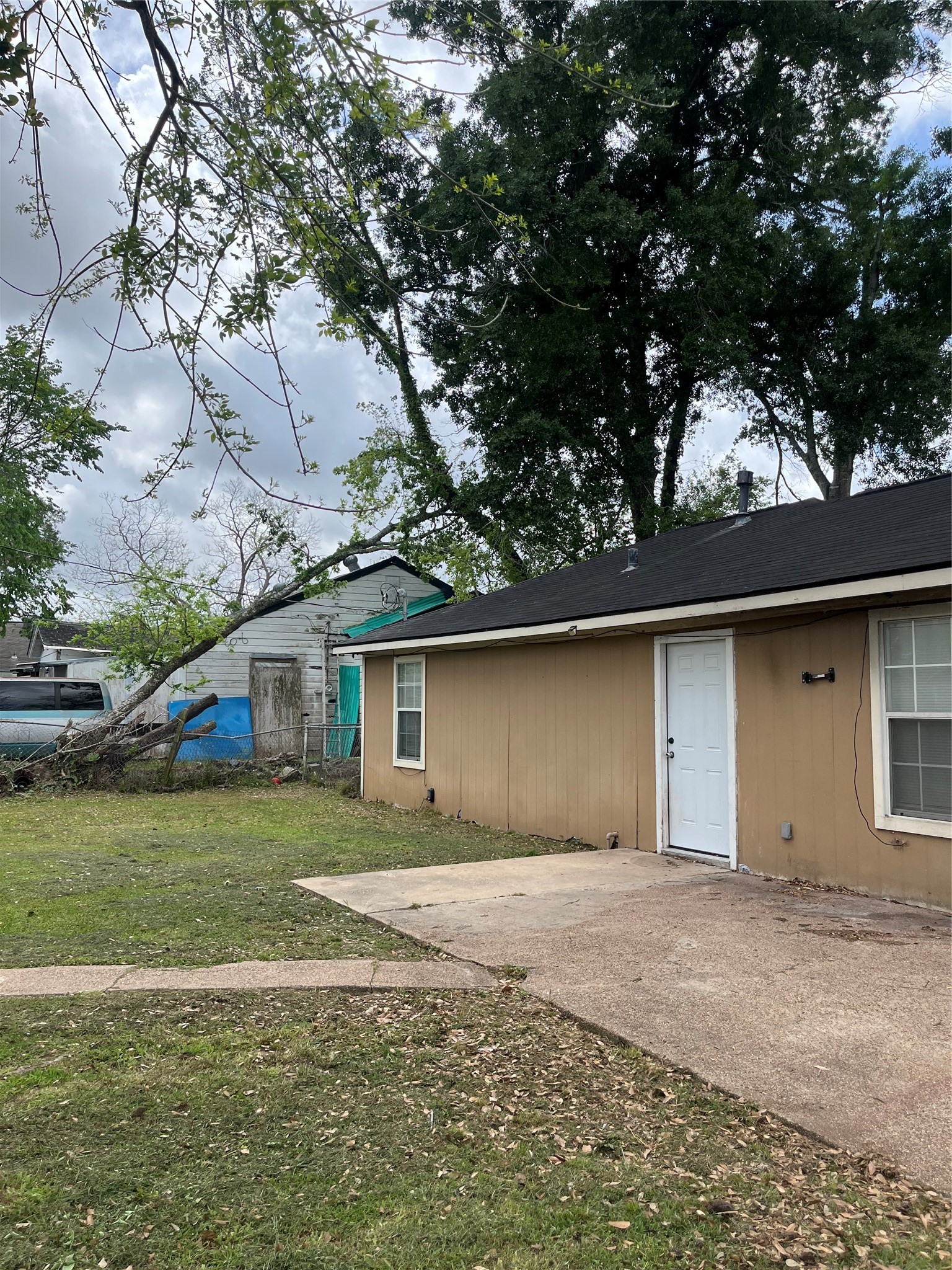 828 North Chenango Street Angleton, TX 77515 - Photo 16 of 17