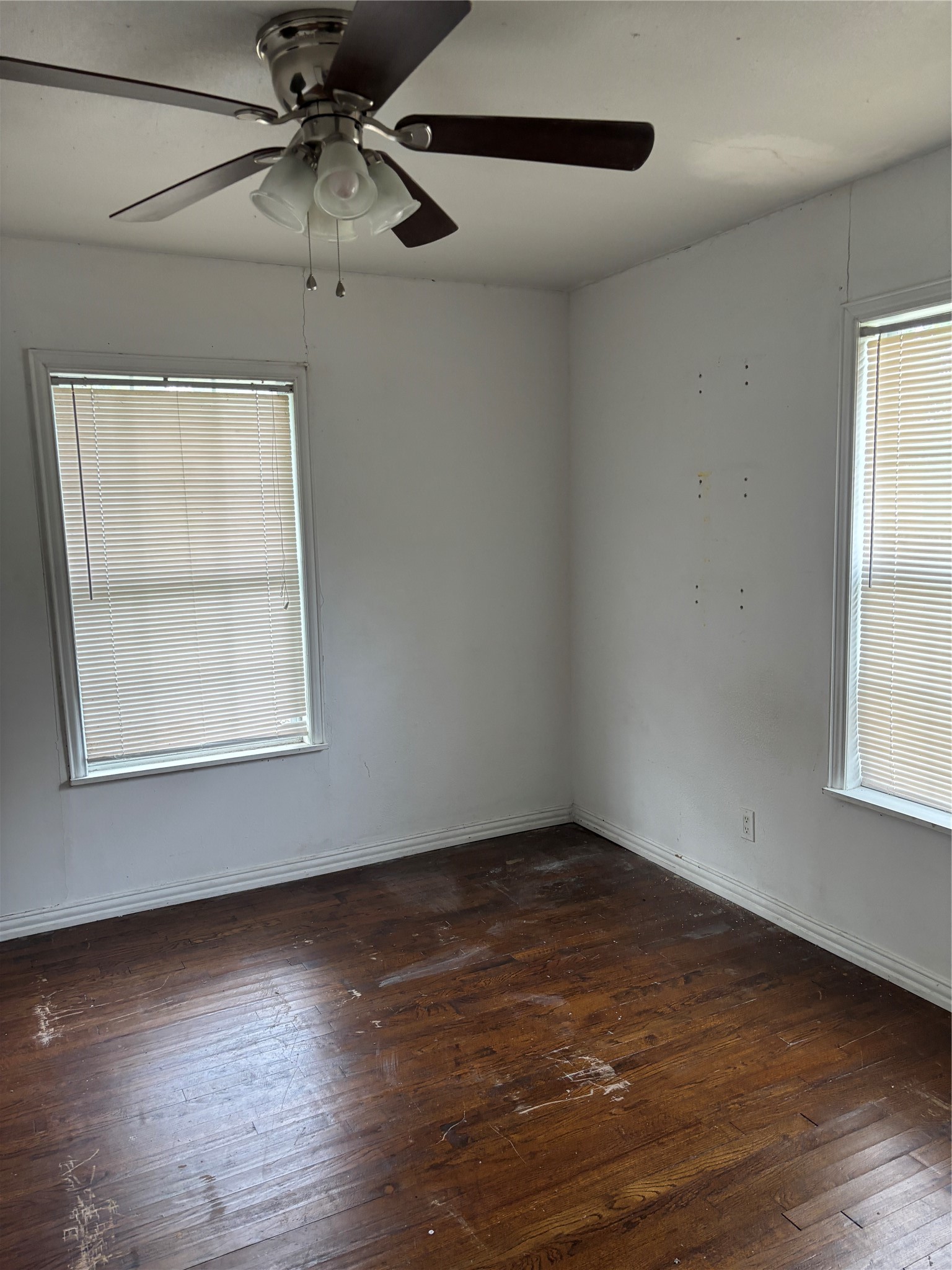 828 North Chenango Street Angleton, TX 77515 - Photo 9 of 17