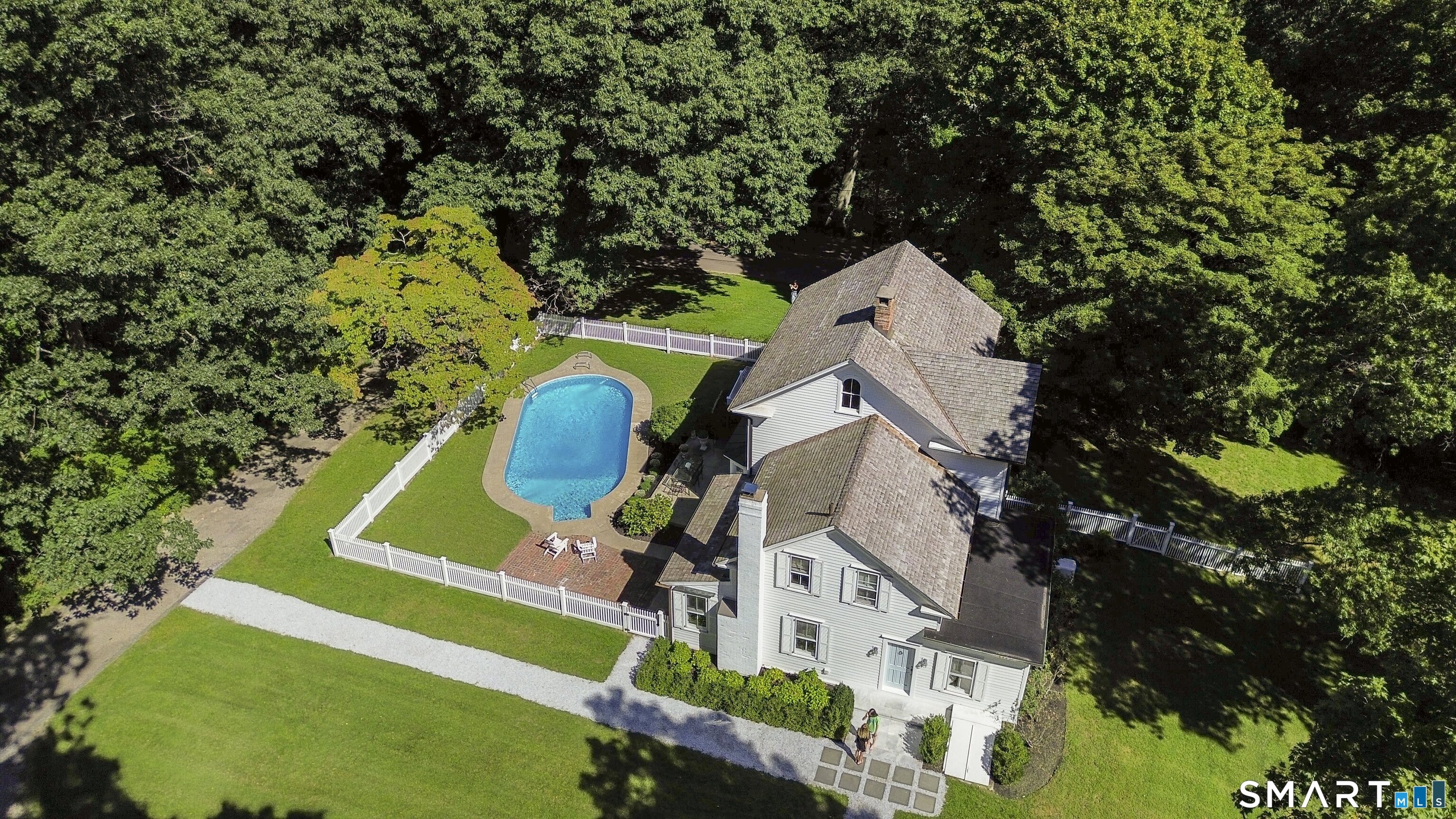 999 Bronson Road Fairfield, CT 06824 - Photo 35 of 39 Gallery Image 35