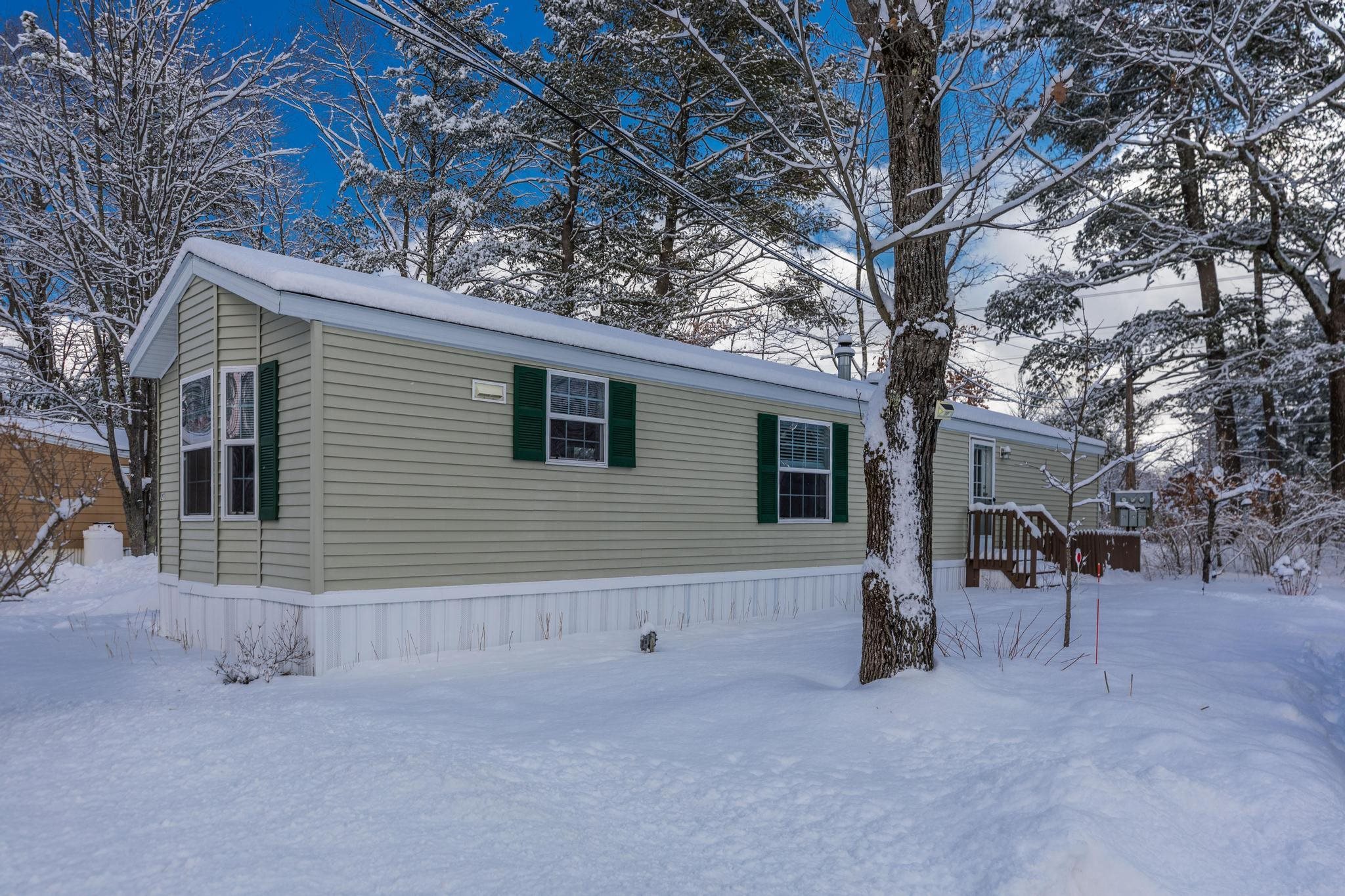 27 Melrose Drive Rochester, NH 03868 - Photo 2 of 36
