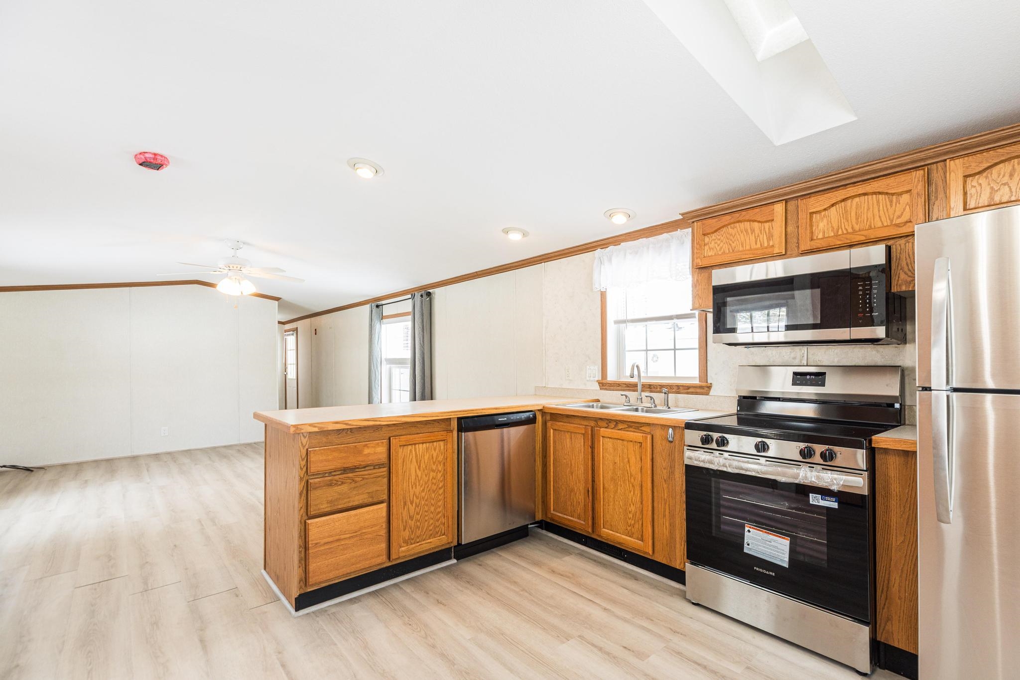 27 Melrose Drive Rochester, NH 03868 - Photo 5 of 36