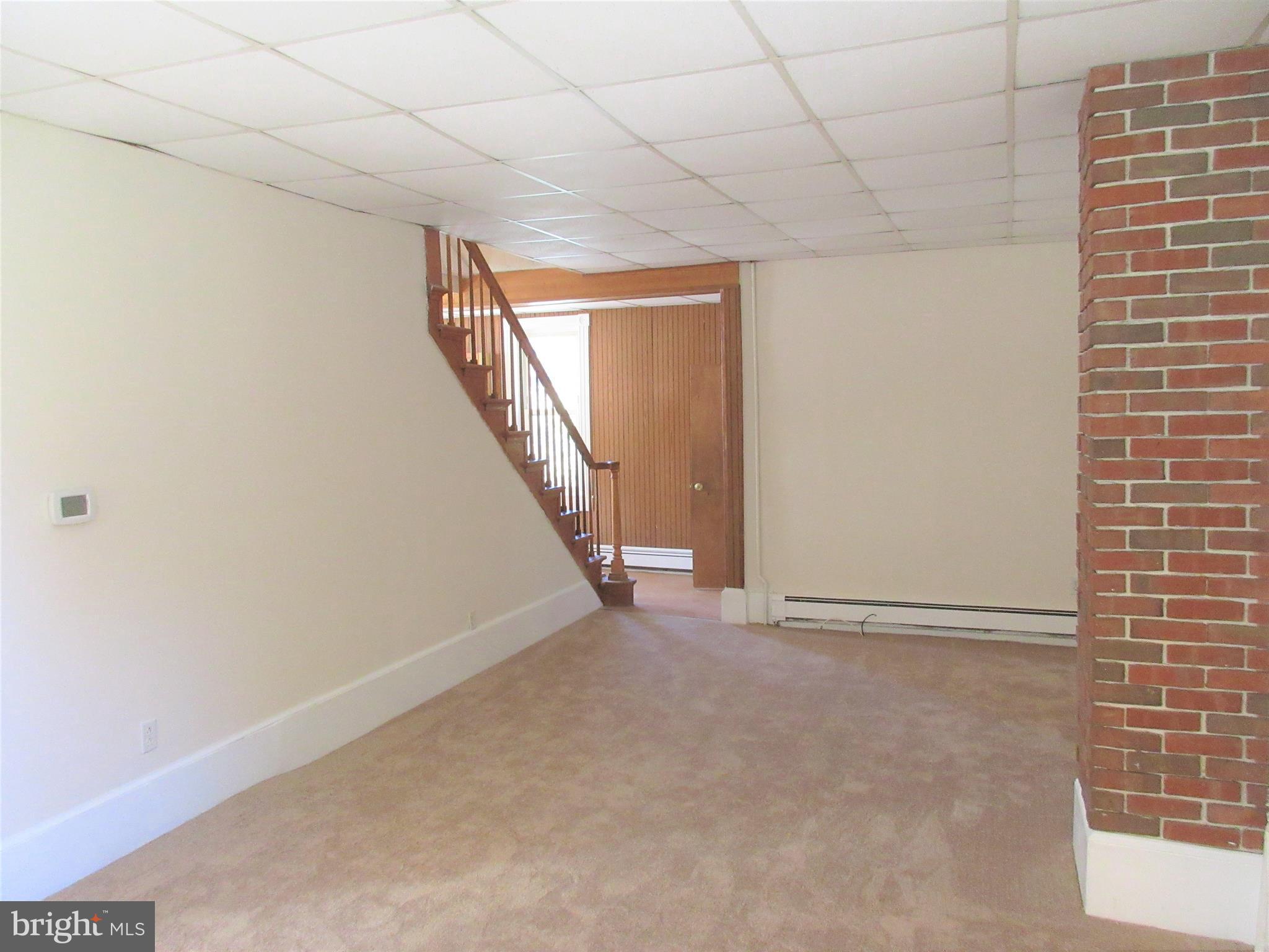1909 Craley Road Windsor, PA 17366 - Photo 3 of 16 living room