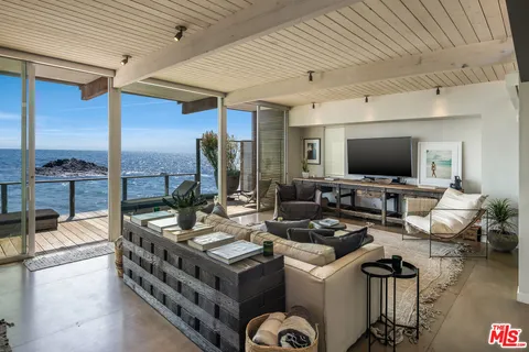 $11,000,000 | 24956 Malibu Road, Malibu, CA 90265