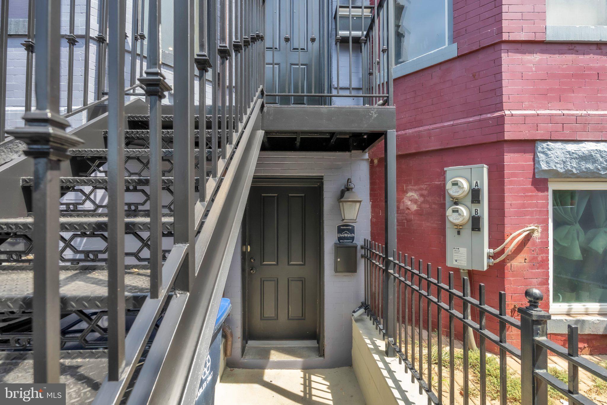 225 R Street Northwest Washington, DC 20001 - Photo 37 of 48 Lower Unit Entryway