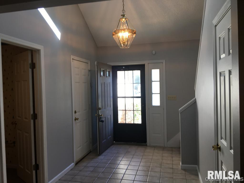 305 Bellerive Road Springfield, IL 62704 - Photo 4 of 27