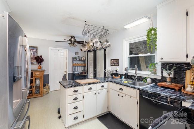 307 Matthews Crossing Matthews, NC 28105 - Photo 12 of 26