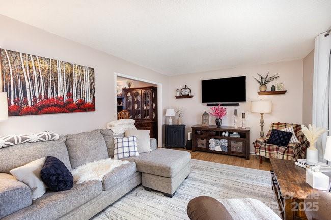 307 Matthews Crossing Matthews, NC 28105 - Photo 5 of 26