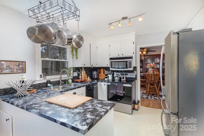 307 Matthews Crossing Matthews, NC 28105 - Photo 10 of 26