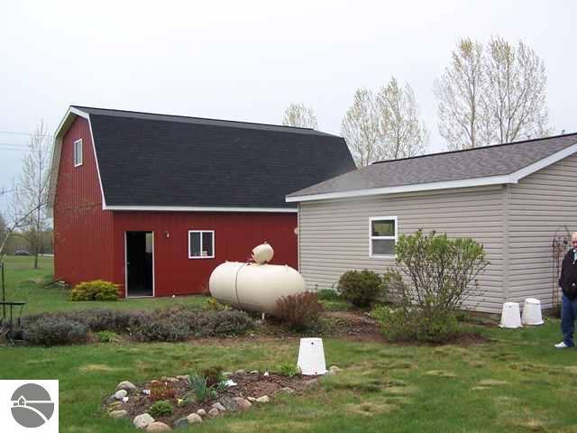 5401 Norton Road Grawn, MI 49637 - Photo 16 of 25 1724439-15.JPG