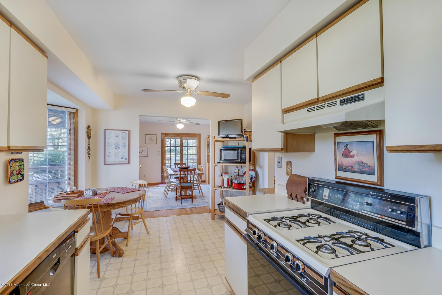 387 East Freehold Road Freehold, NJ 07728 - Photo 9 of 32 387 E Freehold Rd Freehold NJ-large-024-