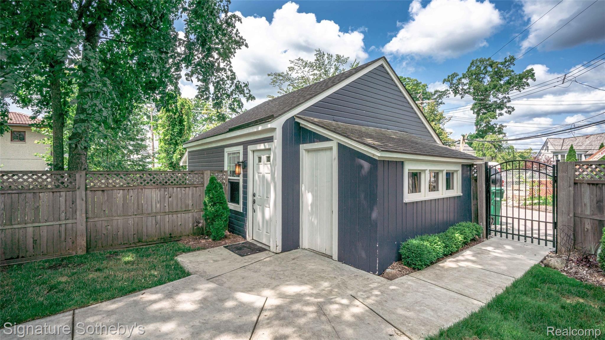 263 Ravine Road Birmingham, MI 48009 - Photo 72 of 79 020_81.jpg