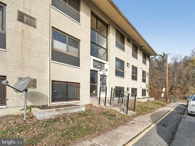 $1,300 | 3111 Naylor Road Southeast, Unit 104, Washington, DC 20020