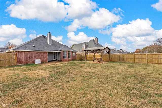 $1,950 | 5813 Gold Crest Drive, Bossier City, LA 71112